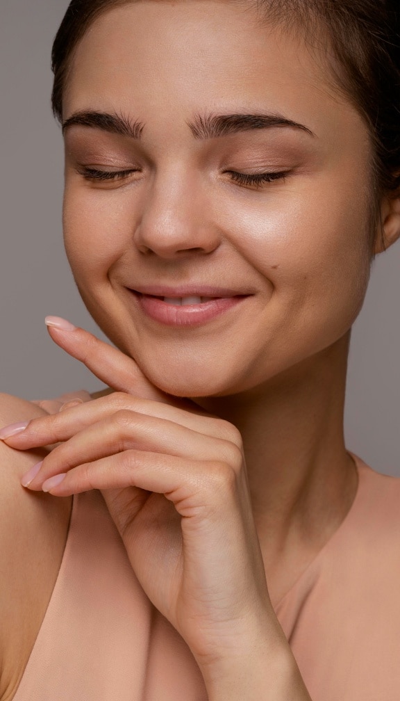 Visage de jeune femme tres bien epiler. Epilation visage - Hind clinique de beaute Montpellier